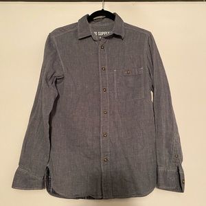 Like-new men’s blue button down shirt - linen look